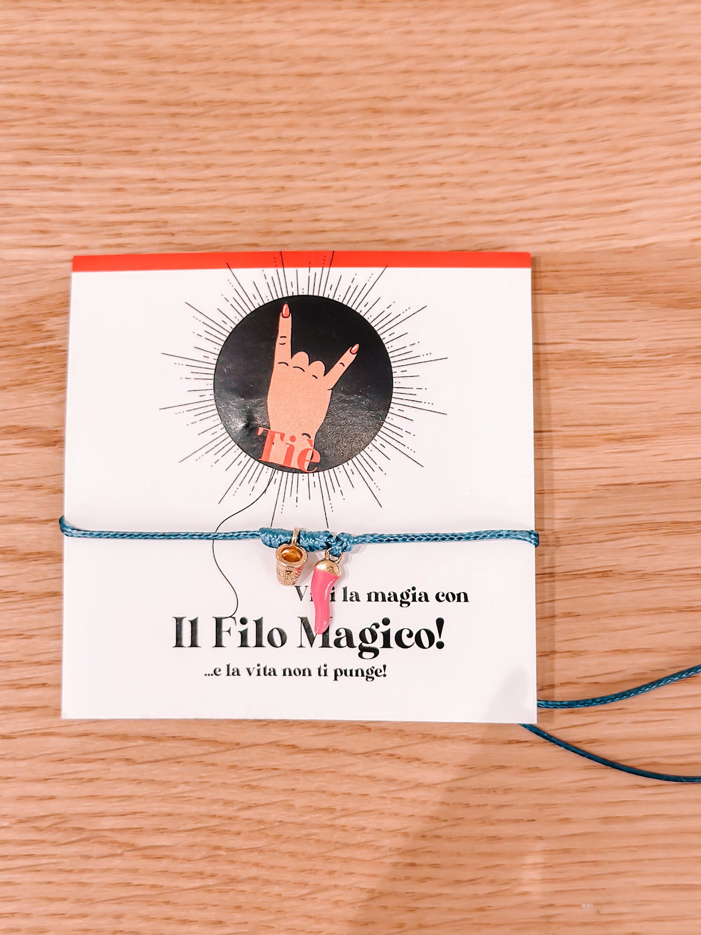 Bracciale filo magico corno colorato