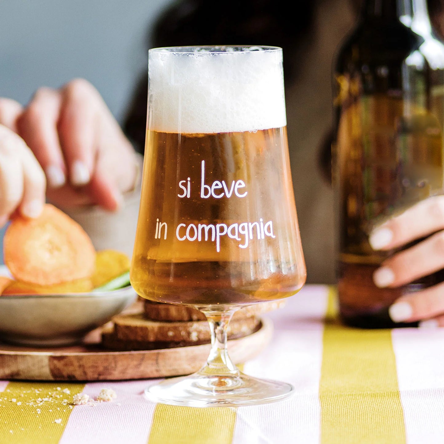 Set 2 bicchieri birra "Si beve in compagnia"